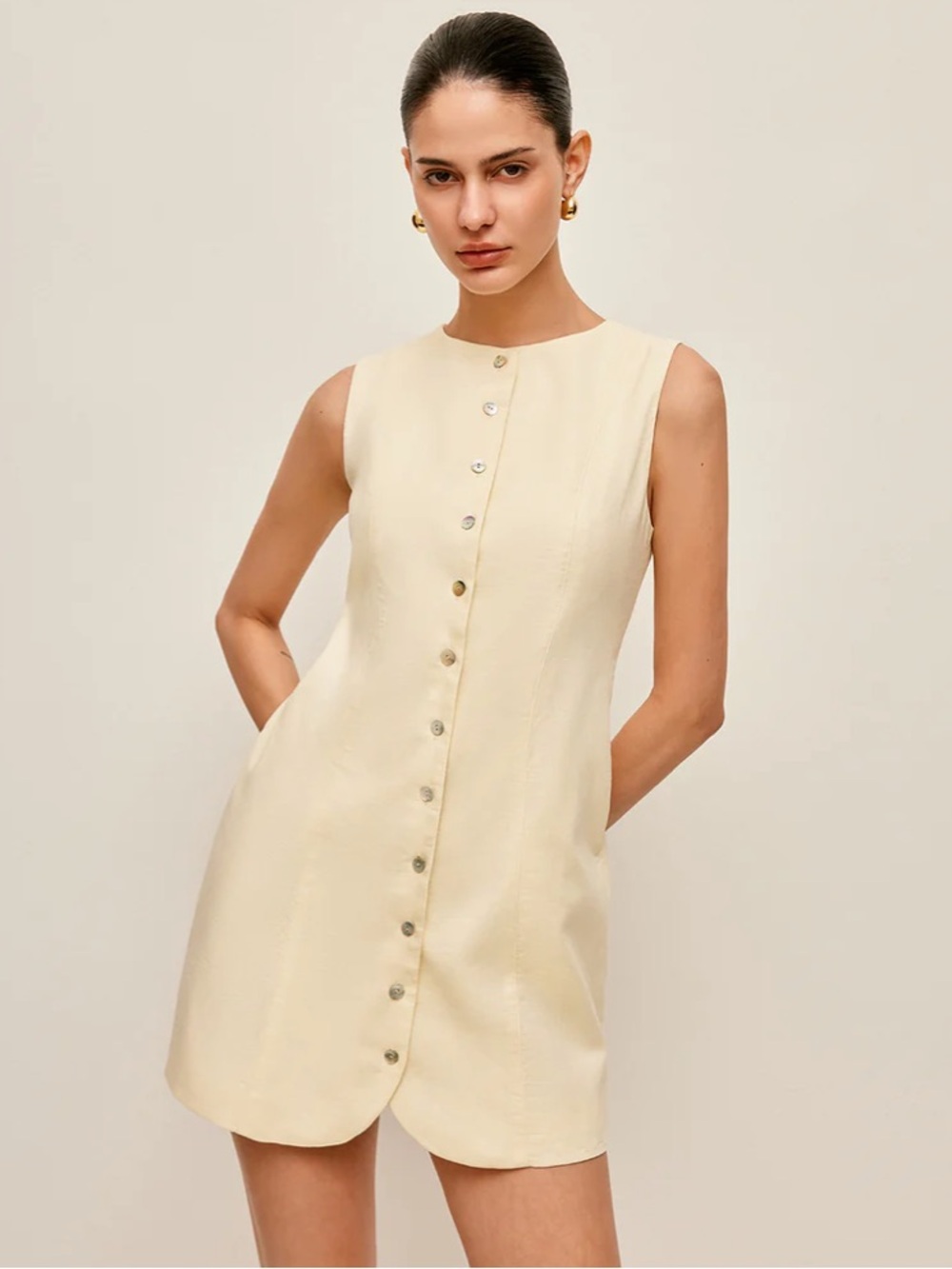 Commense Sleeveless Button-Front Mini Dress in Cream